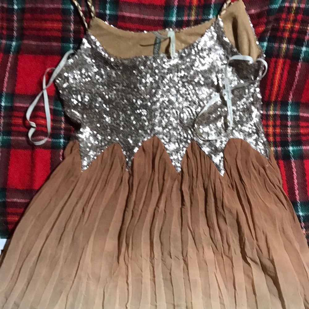 XS BKE gimmicks sequin & ombré tank